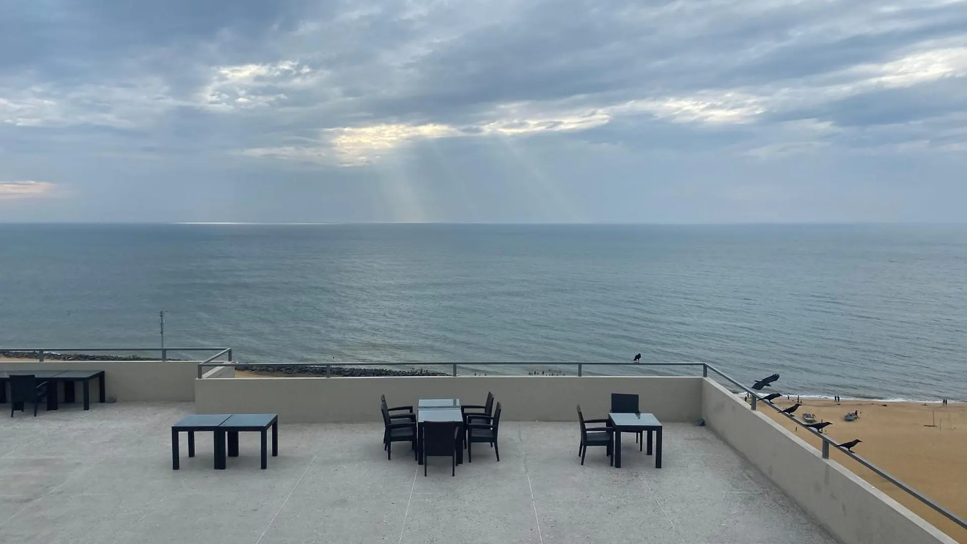 Fun-Ocean-Chill Apartment Negombo