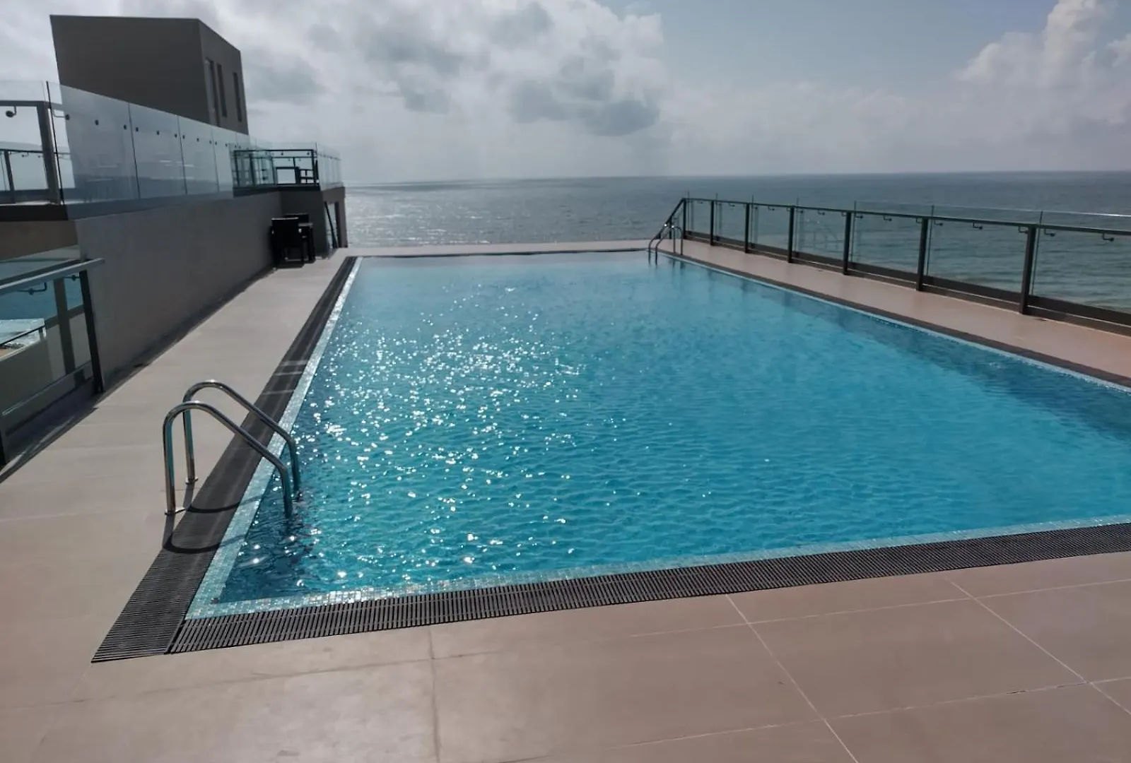 Fun-Ocean-Chill Apartment Negombo Sri Lanka